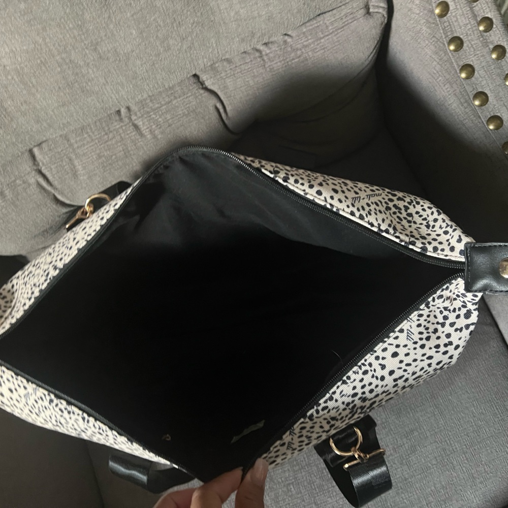 Mail + Lili signature animal weekender